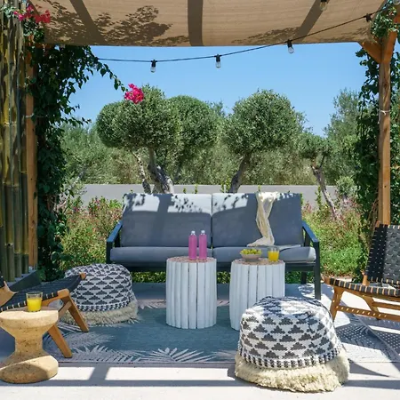 Modern Family Leba With Terrace View, Private Pool & Bbq Villa *
