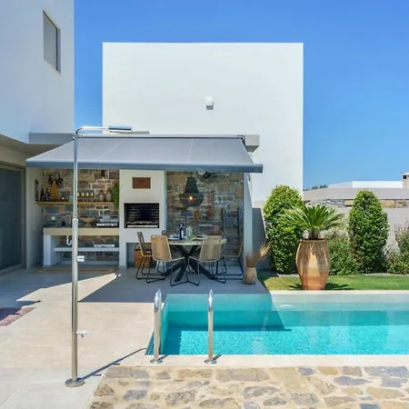 Modern Family Leba With Terrace View, Private Pool & Bbq *